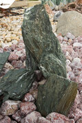 Serpentin SE65 kusový kámen / lomový kámen